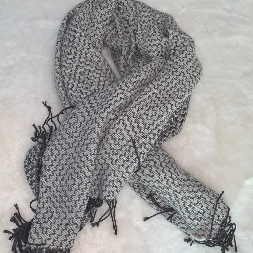 DSW Blanket Scarf, 60” x 50”